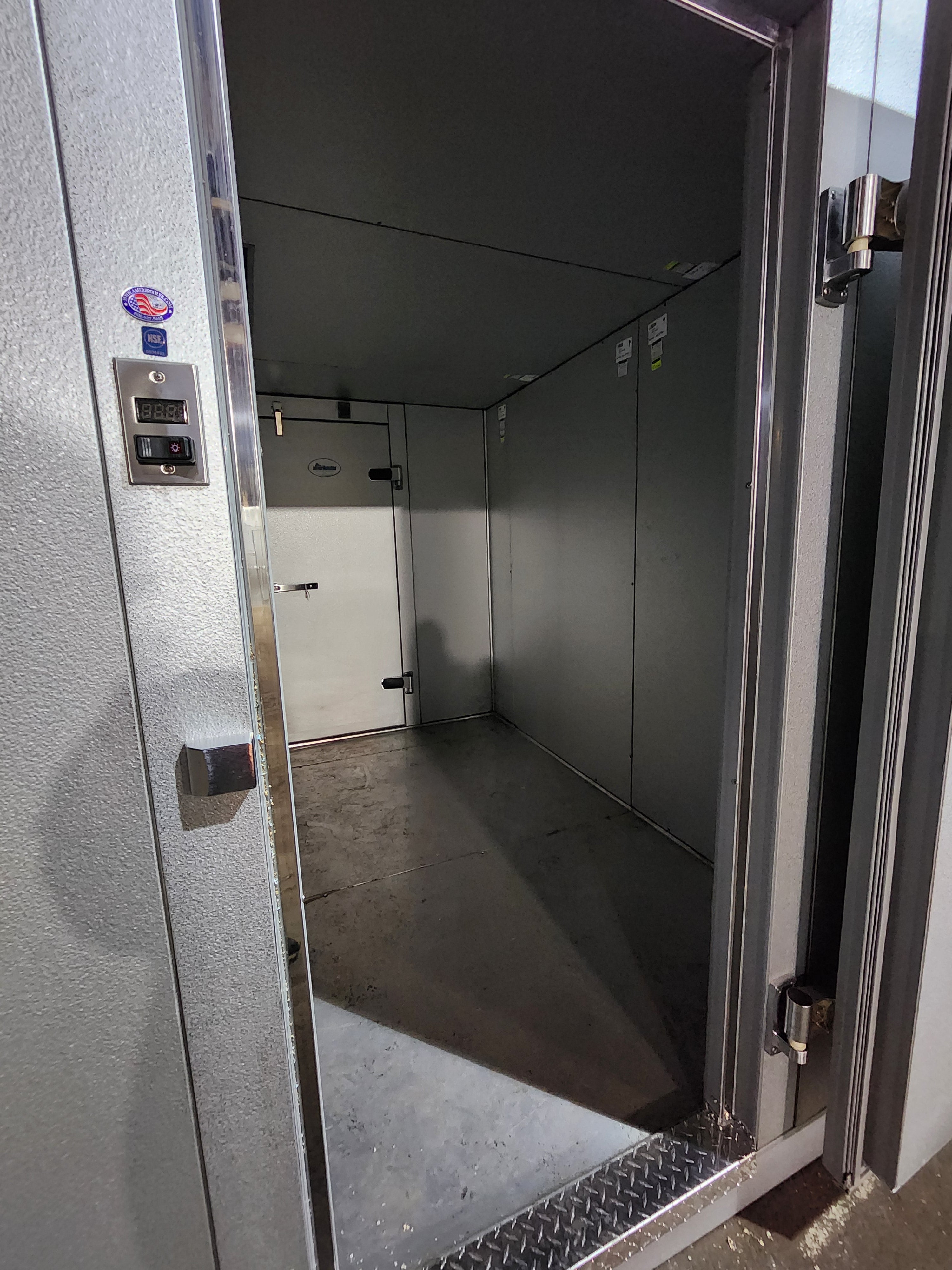 NEW Amerikooler - 8' x 16' x 8' Combo box w/ self contained Bohn unit