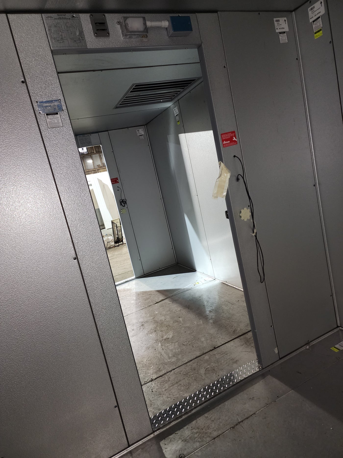 NEW Amerikooler - 8' x 16' x 8' Combo box w/ self contained Bohn unit