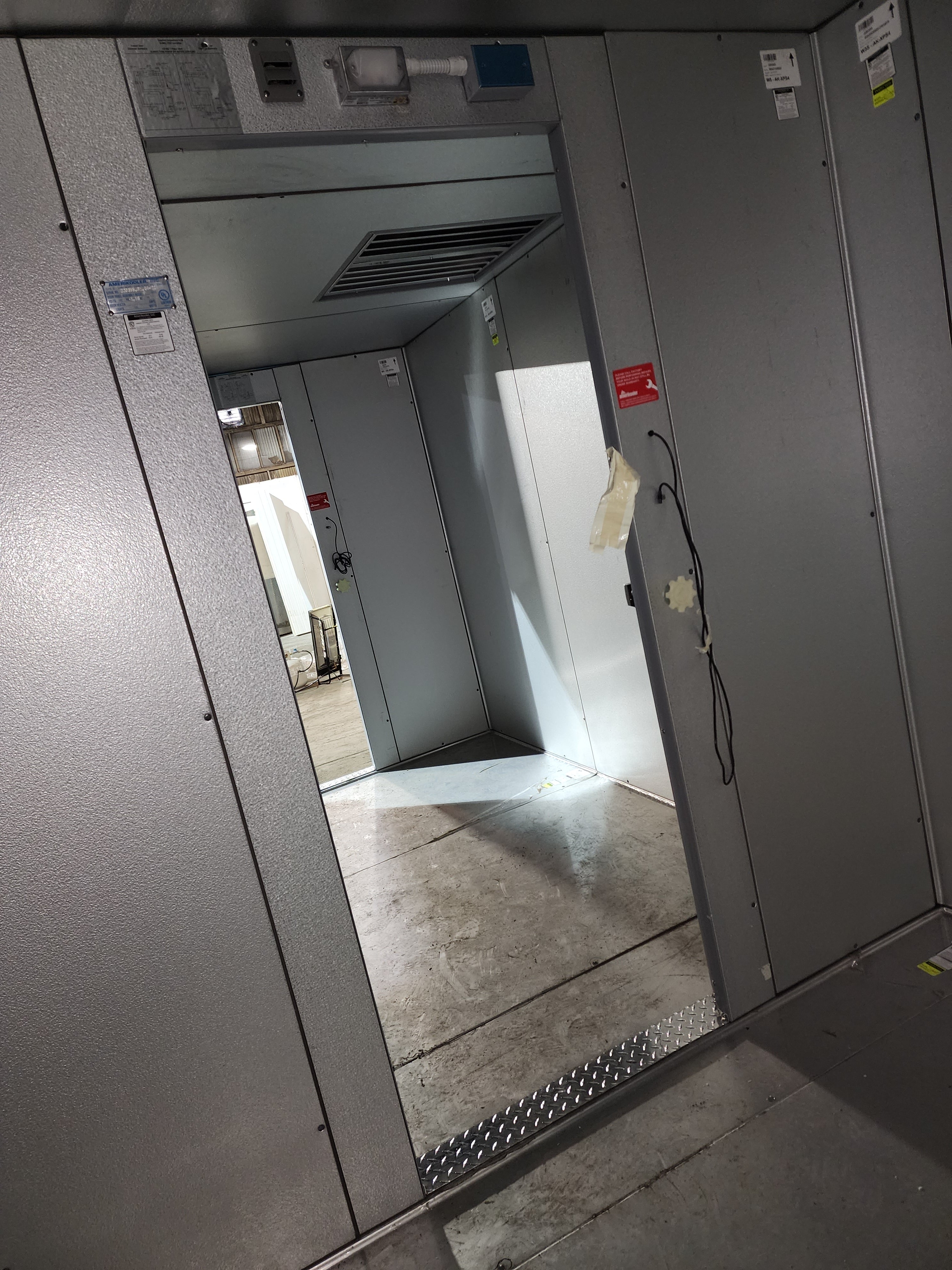 NEW Amerikooler - 8' x 16' x 8' Combo box w/ self contained Bohn unit