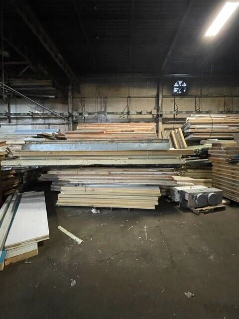 Wholesale lot of ~ 140 used walk in cooler and freezer panels varying size READ