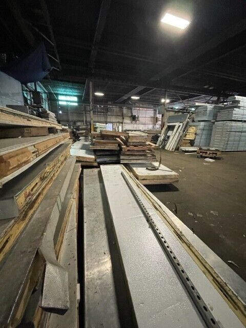 Wholesale lot of ~ 100 used walk in cooler and freezer panels varying size READ