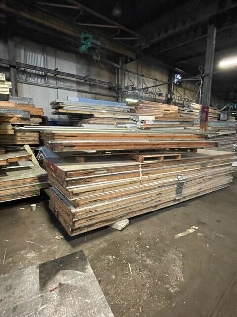 Wholesale lot of ~ 120 used walk in cooler and freezer panels varying size READ