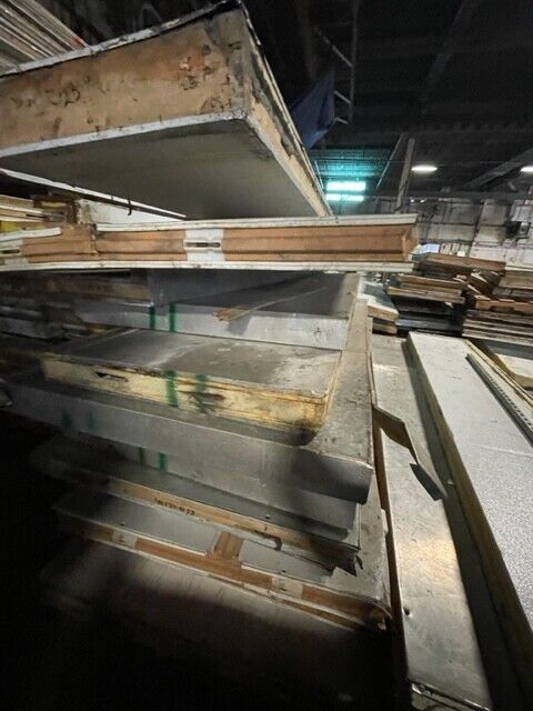 Wholesale lot of ~ 100 used walk in cooler and freezer panels varying size READ