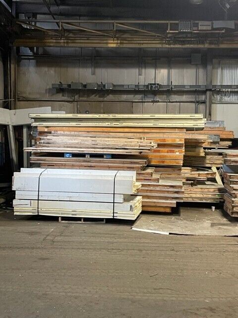 Wholesale lot of ~ 120 used walk in cooler and freezer panels varying size READ