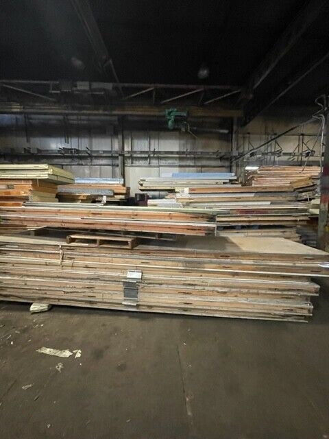 Wholesale lot of ~ 120 used walk in cooler and freezer panels varying size READ