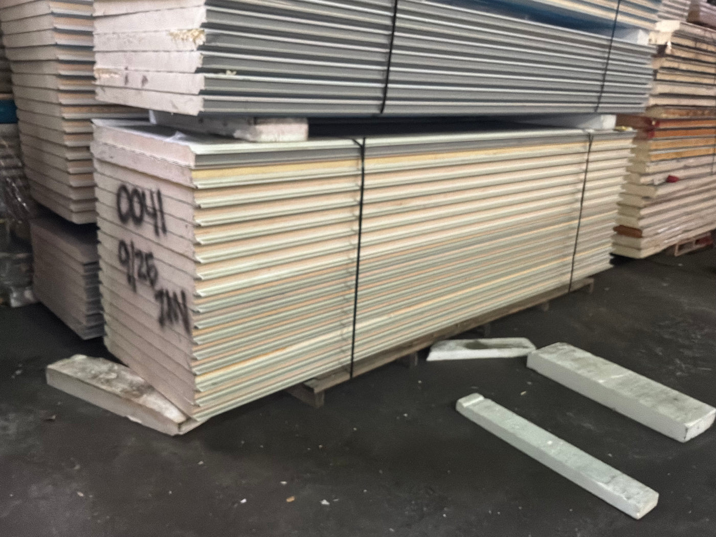 Lot of 16 Scratch and Dent New 3” Thick 14’ Tongue In Groove Panels