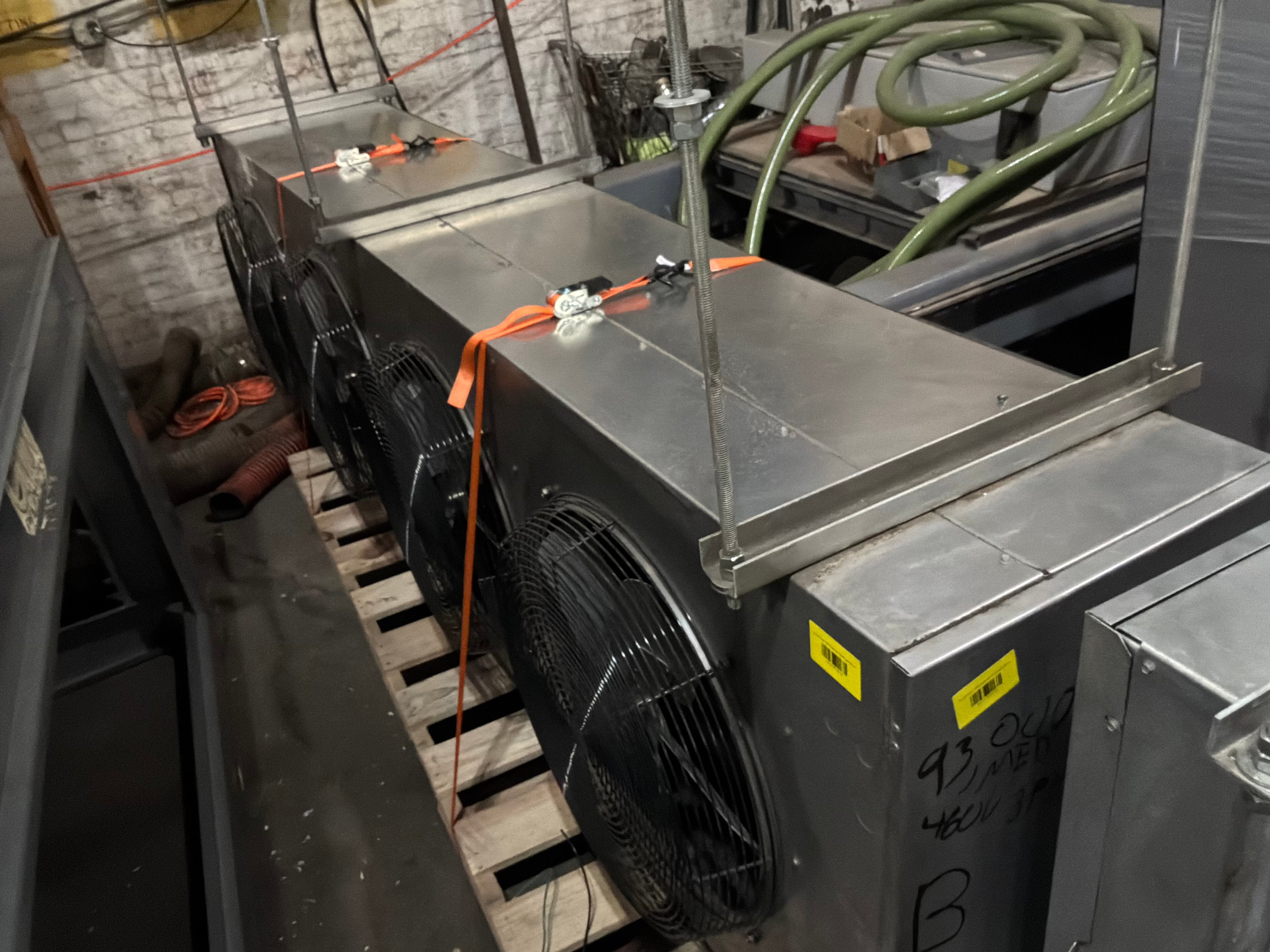 Climate Control 20 HP Medium Temp Condensing Unit w/ Two 93,000 Evaporator Blowers 460/3 Ph #886