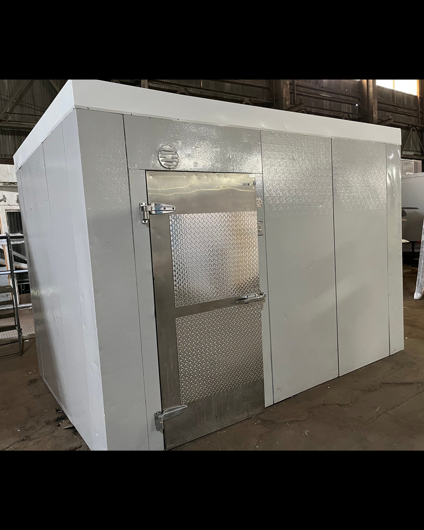 Used 8' x 12' x 8' Walk-In Cooler W/ 1/2HP Refrigeration System