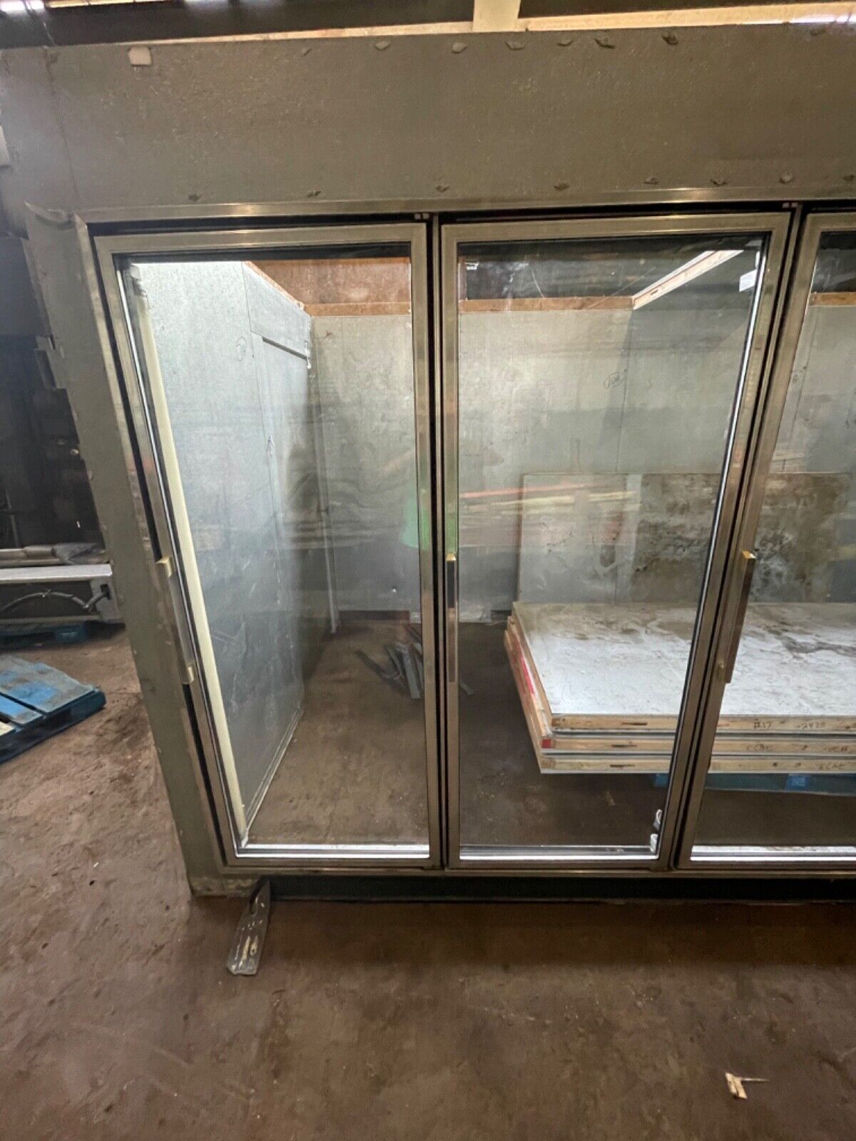 Reach In Refrigerated Self Serve 7 Door Cooler
