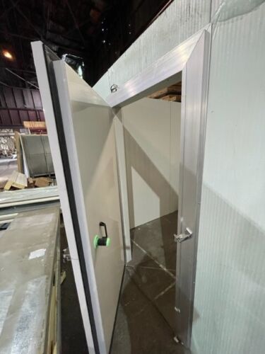 7'6'' x 9'10'' x 8'6'' Built Walk in Freezer 4'' Thick Panels