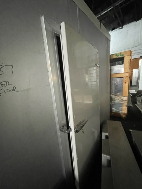 Used 10' x 12' x 8'7'' walk-in freezer w/ floor & 2HP refrigeration system