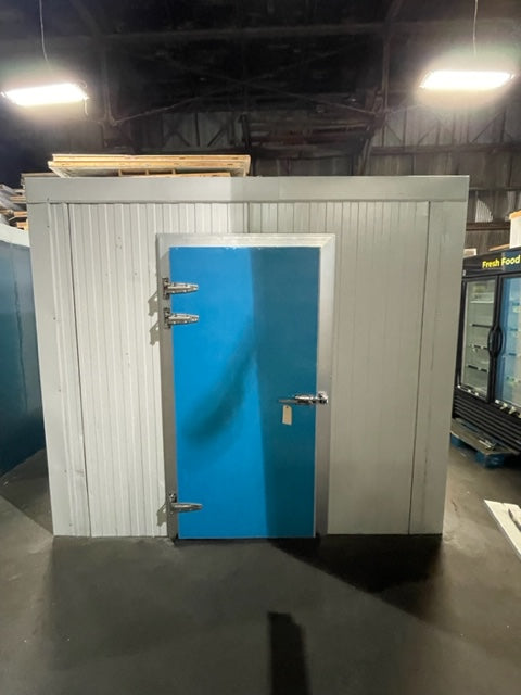 New scratch and dent 8' x 10' x 8' walk-in cooler & 1/2HP refrigeration system