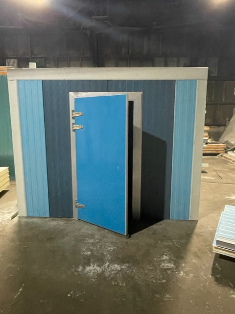 New scratch and dent 10' x 10' x 8' walk-in freezer w/ floor & 2HP refrigeration system