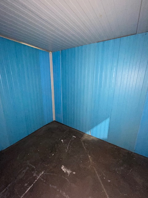 New scratch and dent 10' x 10' x 8' walk-in freezer w/ floor & 2HP refrigeration system