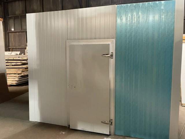 Used scratch and dent 10' x 12' x 8' walk-in cooler w/ 3/4HP refrigeration system