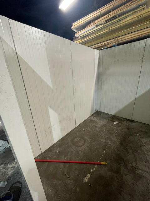 New scratch and dent 9' x 10' x 8' walk-in freezer w/ floor & 2HP refrigeration system