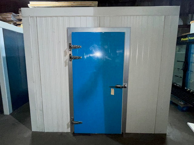 New scratch and dent 8' x 10' x 8' walk-in cooler & 1/2HP refrigeration system